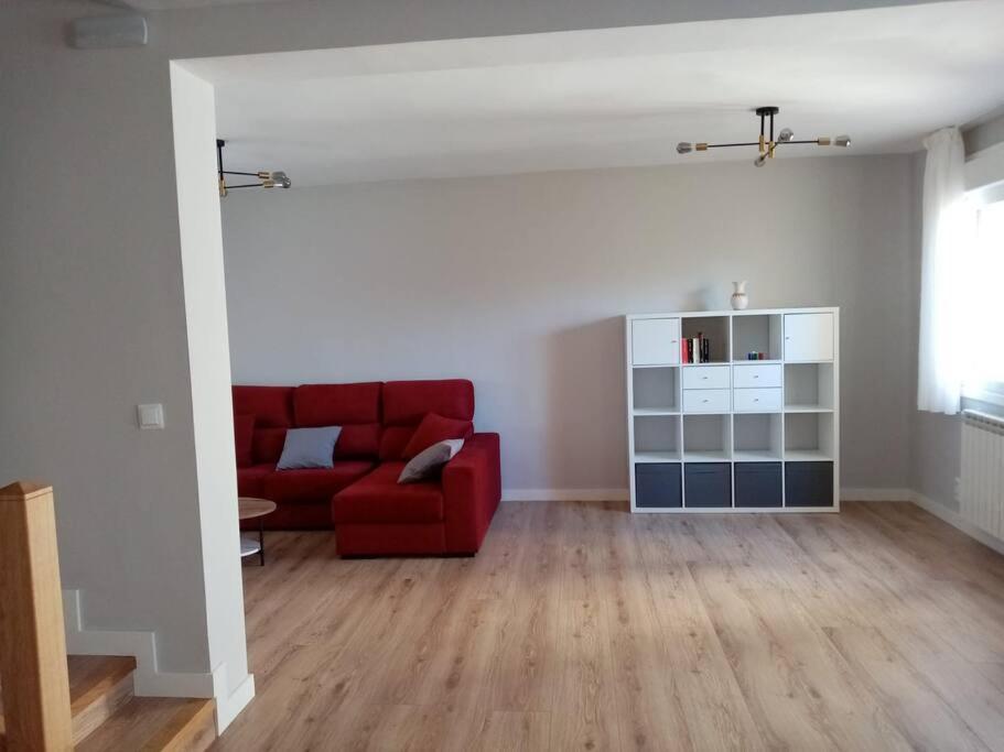 Casa Julio, Bonita Casa Comoda Y Espaciosa, Totalmente Reformada Con Terraza Y Jardin Privado Riezu Dış mekan fotoğraf