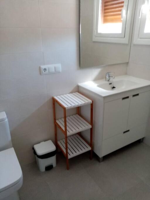 Casa Julio, Bonita Casa Comoda Y Espaciosa, Totalmente Reformada Con Terraza Y Jardin Privado Riezu Dış mekan fotoğraf