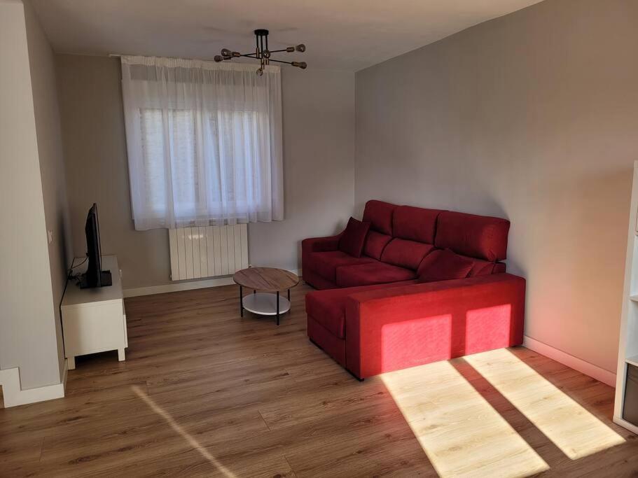 Casa Julio, Bonita Casa Comoda Y Espaciosa, Totalmente Reformada Con Terraza Y Jardin Privado Riezu Dış mekan fotoğraf