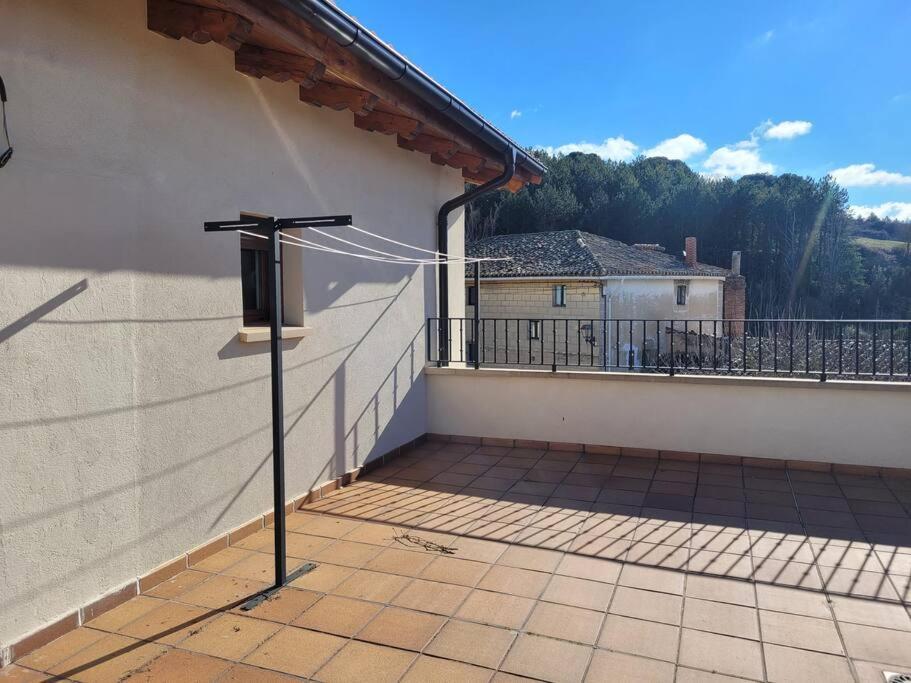 Casa Julio, Bonita Casa Comoda Y Espaciosa, Totalmente Reformada Con Terraza Y Jardin Privado Riezu Dış mekan fotoğraf