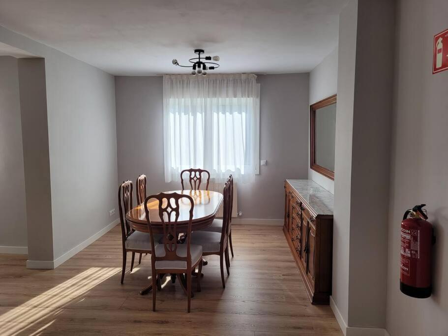 Casa Julio, Bonita Casa Comoda Y Espaciosa, Totalmente Reformada Con Terraza Y Jardin Privado Riezu Dış mekan fotoğraf