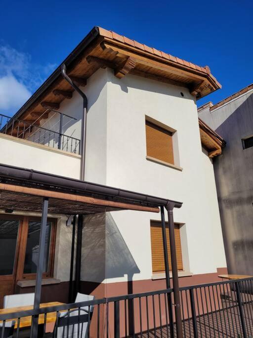 Casa Julio, Bonita Casa Comoda Y Espaciosa, Totalmente Reformada Con Terraza Y Jardin Privado Riezu Dış mekan fotoğraf